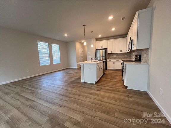 5th image of 2705 Winn Mill Dr