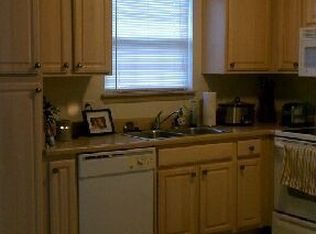 1335 NW Hidden Ridge Cir, Blue Springs, MO 64015