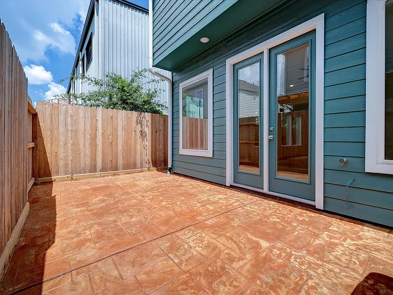 945 Wakefield Dr — Photo 23