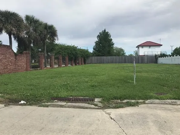 11401 Melvin Pl, New Orleans, LA 70128