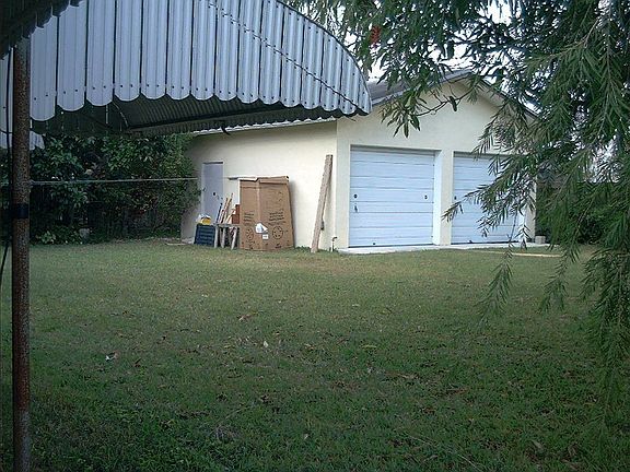 2 car detached garage