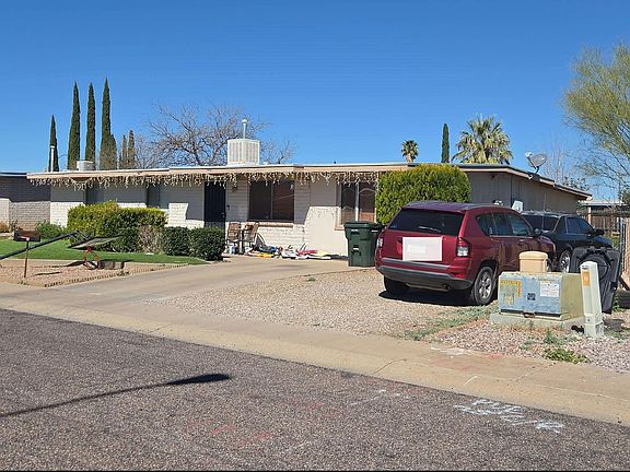 2nd image of 2233 Santa Rita Dr