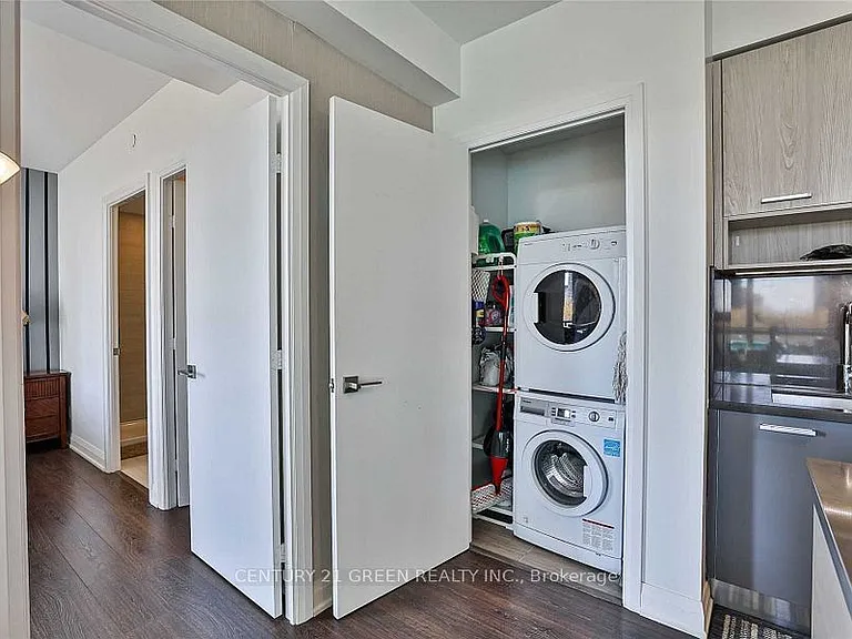 36 Park Lawn Rd #303 — Photo 7