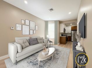 25-39 38th St #1L, Astoria, NY 11103