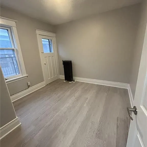 983 Main St E #6 — Photo 8