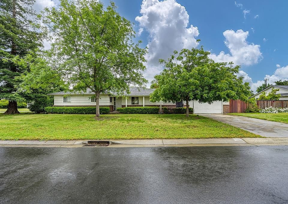 1st image of 3230 Balmoral Dr