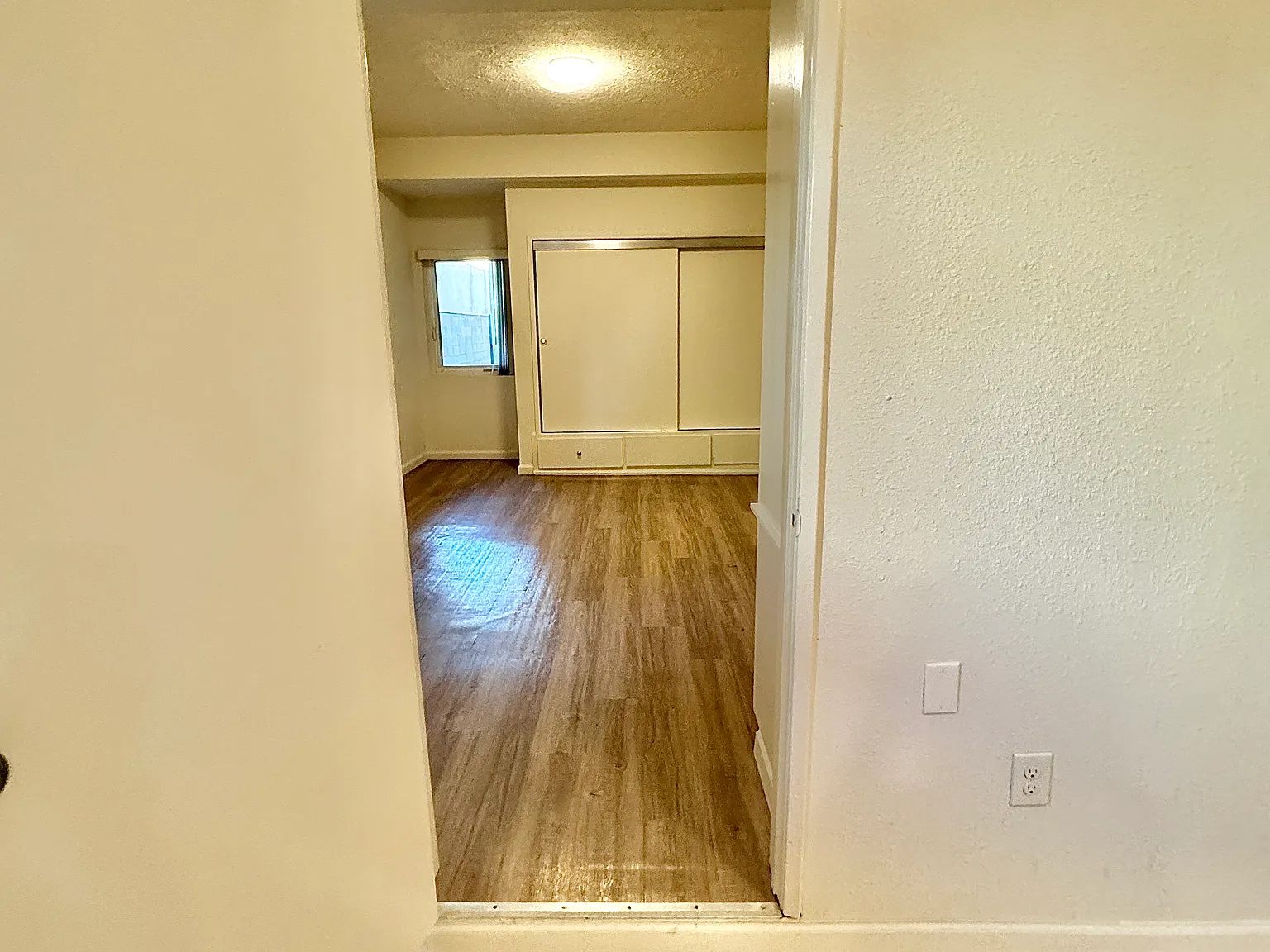 2 bed, 900 sqft, $2,295 — Photo 3