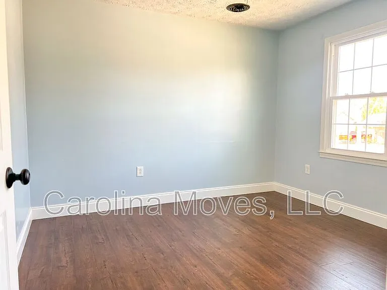 206 Manassas Dr — Photo 16