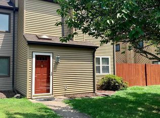 107 E Green Valley Cir, Newark, DE 19711