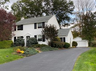 402 Briarwood Rd, Wallingford, PA 19086