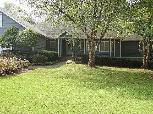 2nd image of 450 Greystone Ter