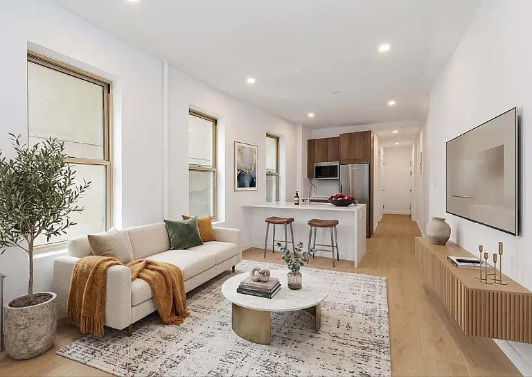 246 E 53rd St #3A — Photo 1