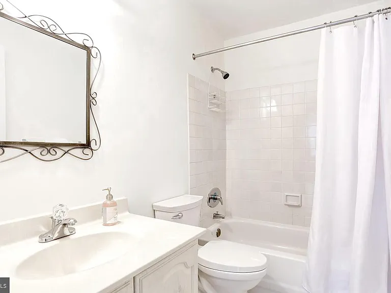 3251 Sutton Pl NW #B — Photo 30