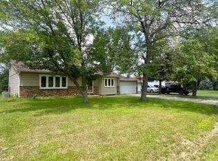 409 Arrowhead Dr, Shorewood, IL