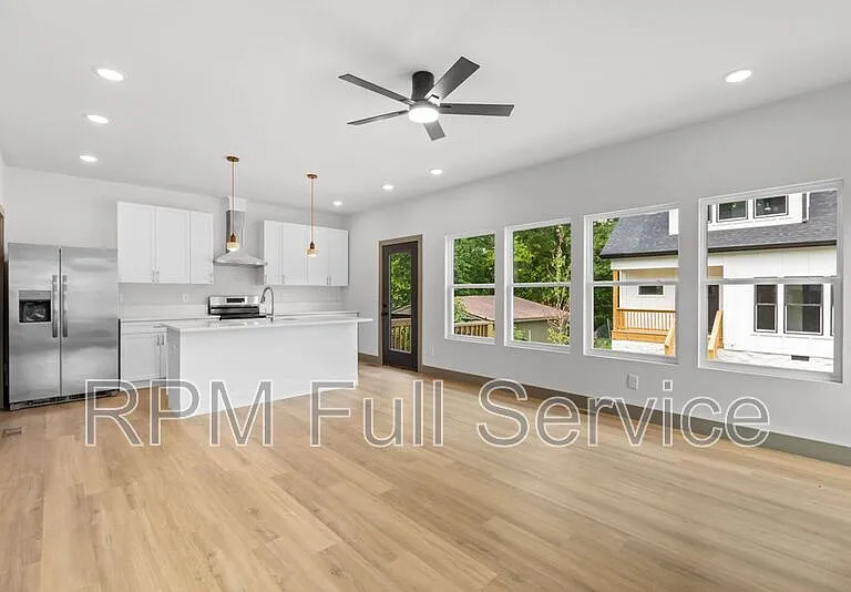 2400 Buchanan St — Photo 17