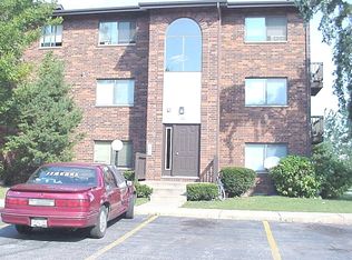 732 Inland Cir APT 302, Naperville, IL 60563