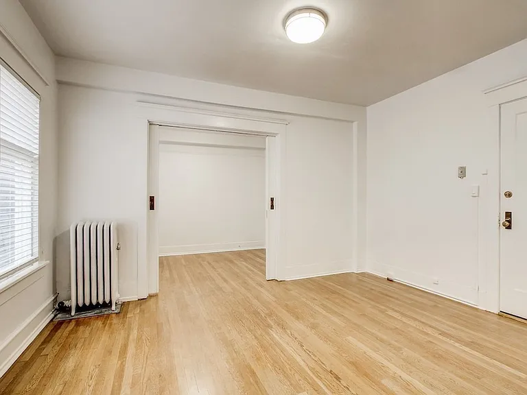 Virginian Apartments — Photo 1