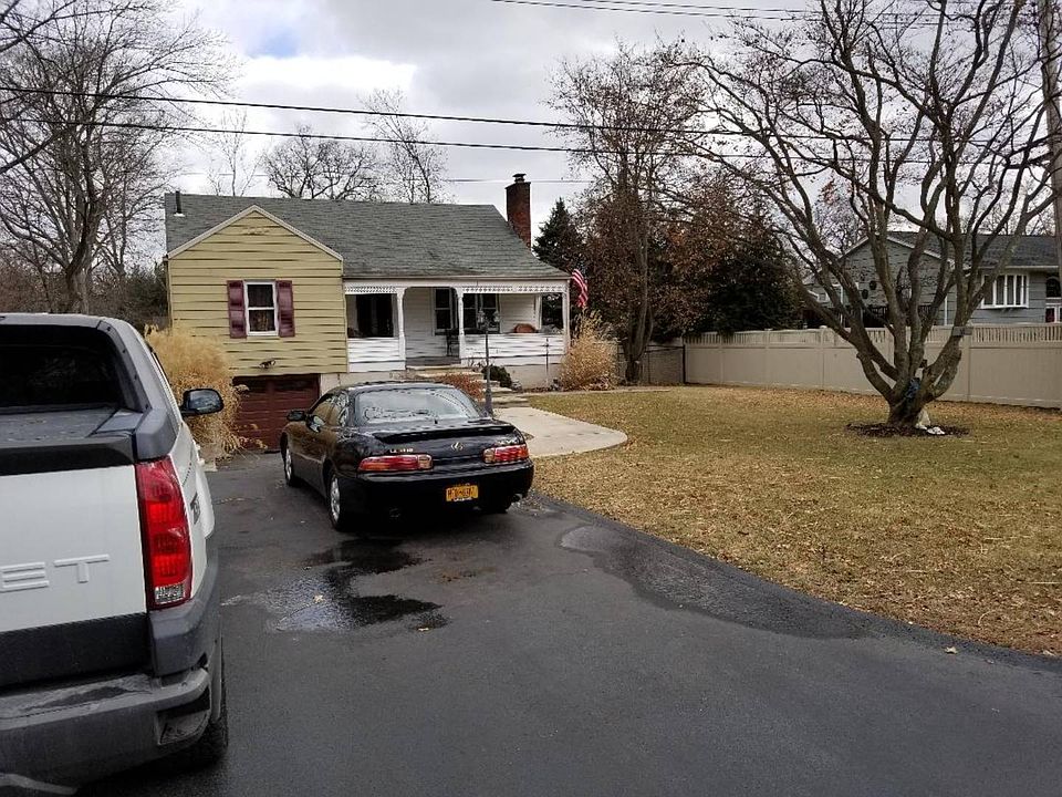 1st image of 18 Wells Ave