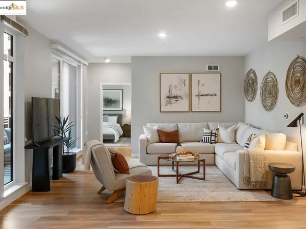 260 Brooklyn Basin Way #400, Oakland, CA 94606