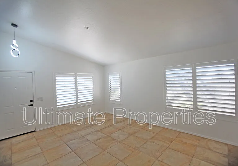 15313 N 104th Way — Photo 5