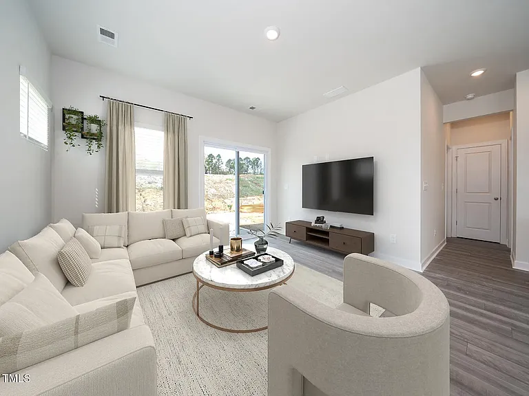 917 Grand Mesa Dr — Photo 4