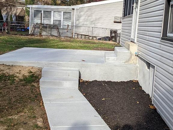 4th image of 158 W Shelley Dr