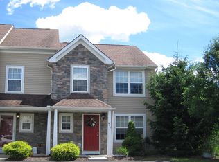 60 Lower Ridge View Cir UNIT E, East Stroudsburg, PA 18302