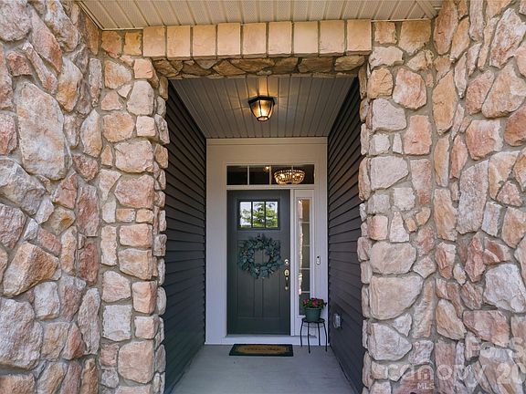 3rd image of 1223 Bhaltair Ln