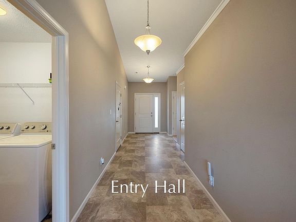 3rd image of 4681 Jeremiah St