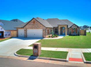10352 SW 49th St, Mustang, OK 73064