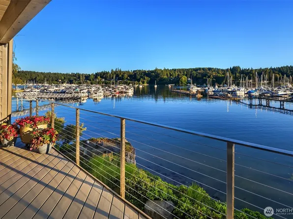 267 Shannon Drive SE, Bainbridge Island, WA 98110