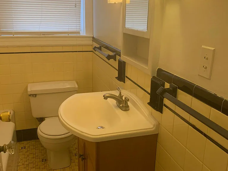 262 Gano St #1 — Photo 4