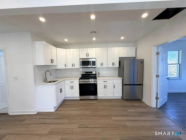30 Dora St — Photo 4
