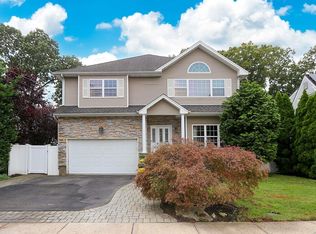 1430 Richard Ave, Merrick, NY 11566