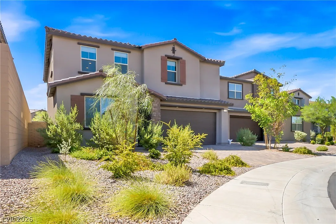 3 bed, 2.5 bath, 2614 sqft, $2,800 — Photo 1