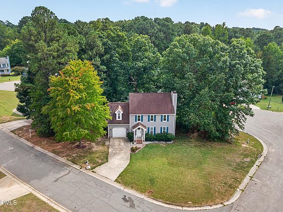 3rd image of 908 Clifford Dr