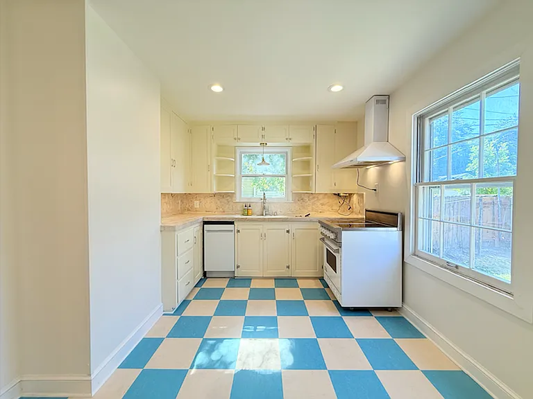 262 E Browning Ave — Photo 6