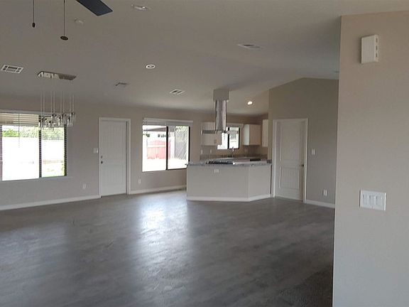 2nd image of 3307 S Los Feliz Dr