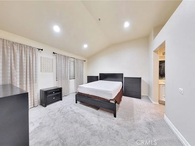 332 W Summerfield Cir — Photo 4