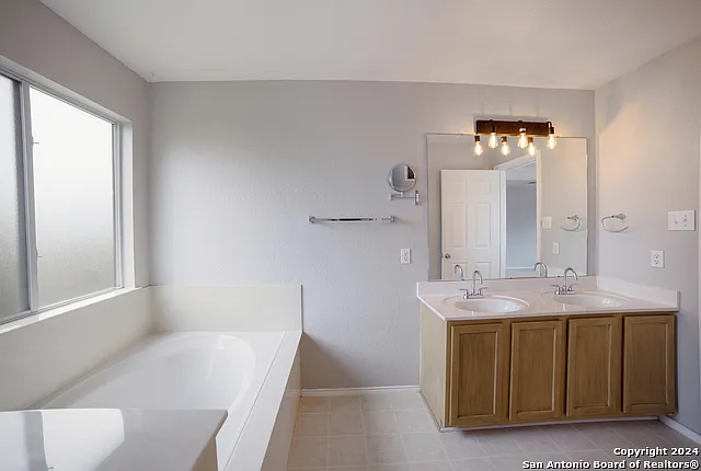 16526 Amberly Ct — Photo 15