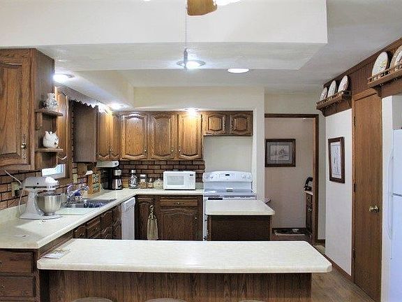 3rd image of 5310 Barberry Dr