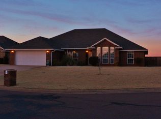 521 Peacock Ln, Altus, OK 73521