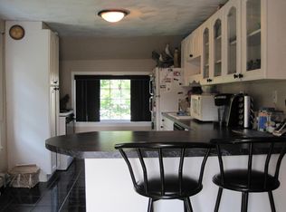 7 Maple Ave, Taunton, MA 02780