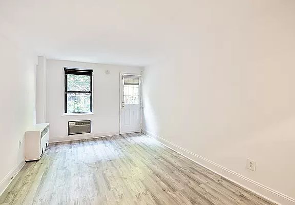 5th image of 340 E 83rd St APT G2