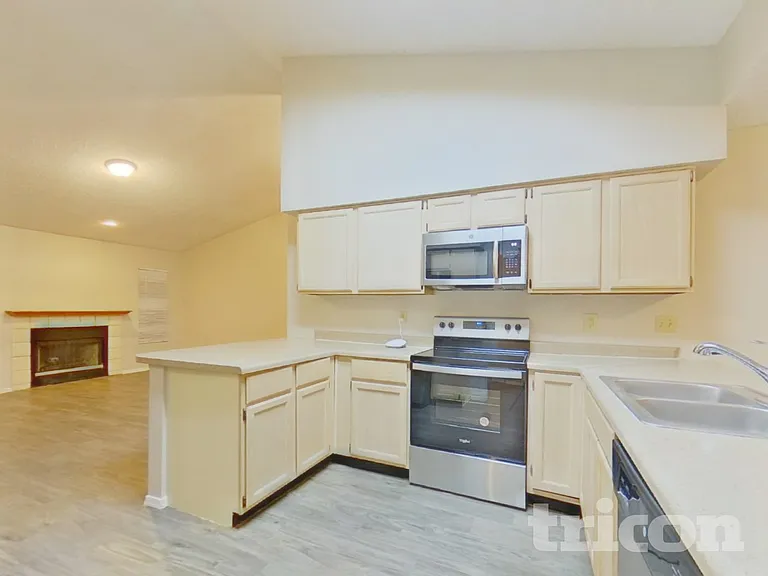 1313 N Avoca — Photo 5