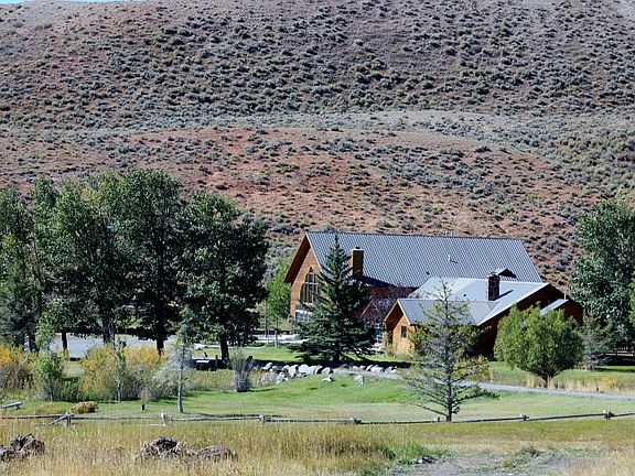 5th image of 1068 Horse Creek Rd
