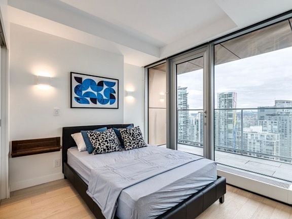 2nd image of 1480 Howe St #3608