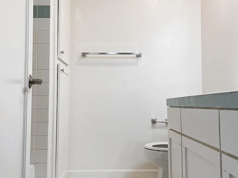 515 S Hobart Blvd #9 — Photo 13