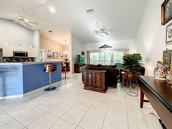 4th image of 7229 Fountain Palm Cir #3