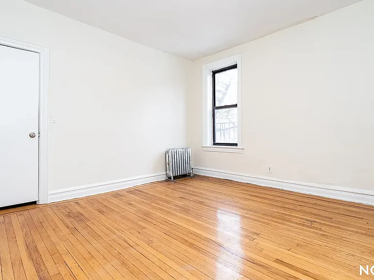 11921 Metropolitan Ave #4N — Photo 4